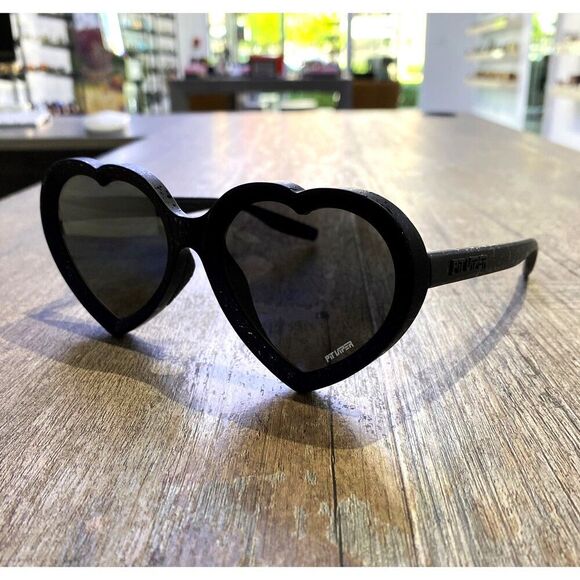 Pit Viper Blacking Out Admirer Heart-Shaped Sunglasses E-AD-BLCKOUT-POL-SM Pola - Picture 1 of 2